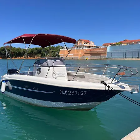 Apartment Marianne , Parking Free , 2 Bedroom & 2 Bathroom , Modern & Cozy Zadar