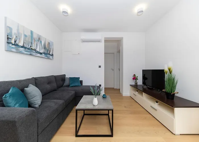 Apartment Marianne , Parking Free , 2 Bedroom & 2 Bathroom , Modern & Cozy Zadar