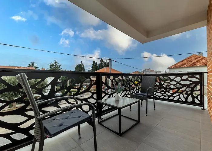 Marianne , Parking Free , 2 Bedroom & 2 Bathroom , Modern & Cozy