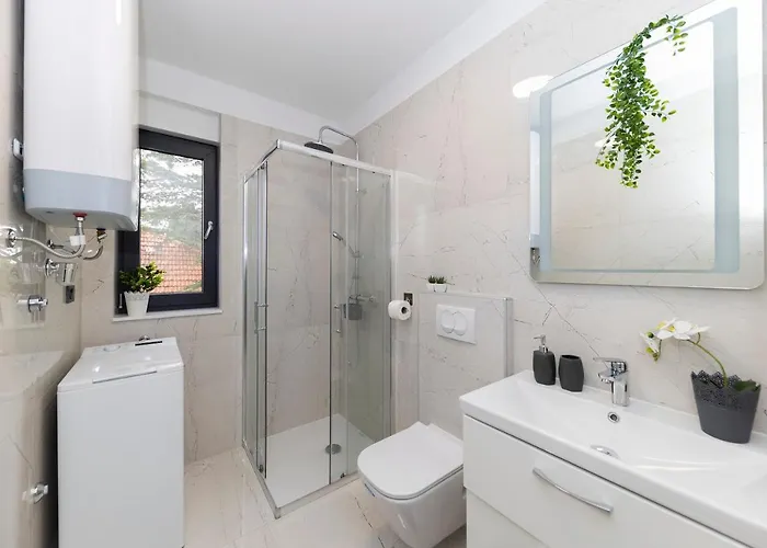 Apartment Marianne , Parking Free , 2 Bedroom & 2 Bathroom , Modern & Cozy