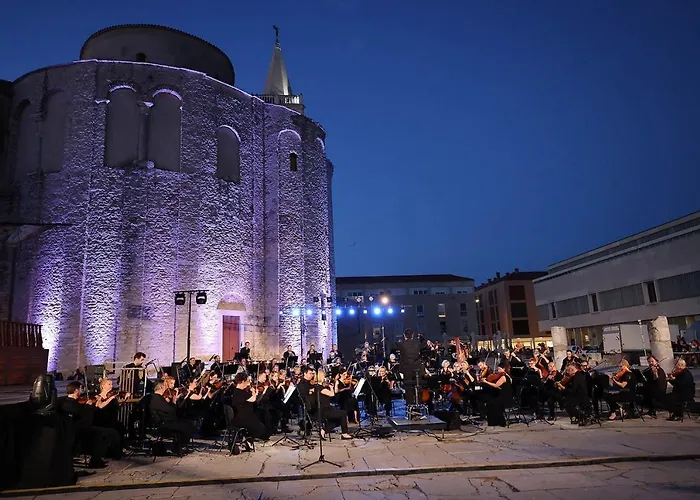 Marianne , Parking Free , 2 Bedroom & 2 Bathroom , Modern & Cozy * Zadar