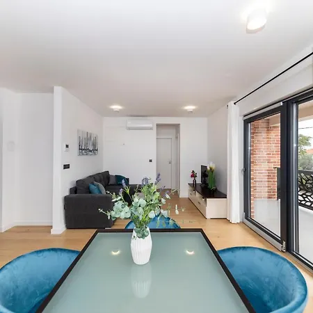 Marianne , Parking Free , 2 Bedroom & 2 Bathroom , Modern & Cozy * Zadar