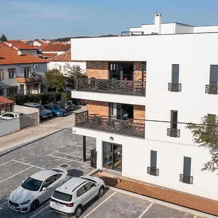 Marianne , Parking Free , 2 Bedroom & 2 Bathroom , Modern & Cozy * Задар