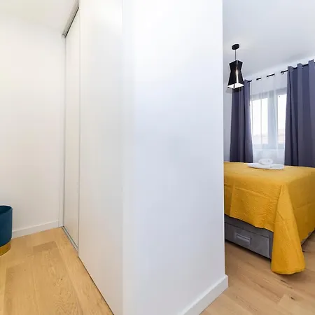 Апартаменты Marianne , Parking Free , 2 Bedroom & 2 Bathroom , Modern & Cozy Задар