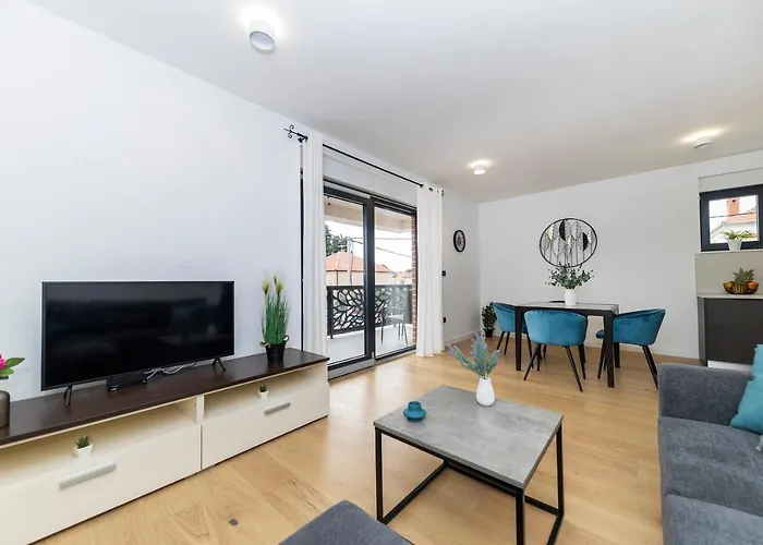 Marianne , Parking Free , 2 Bedroom & 2 Bathroom , Modern & Cozy Appartement