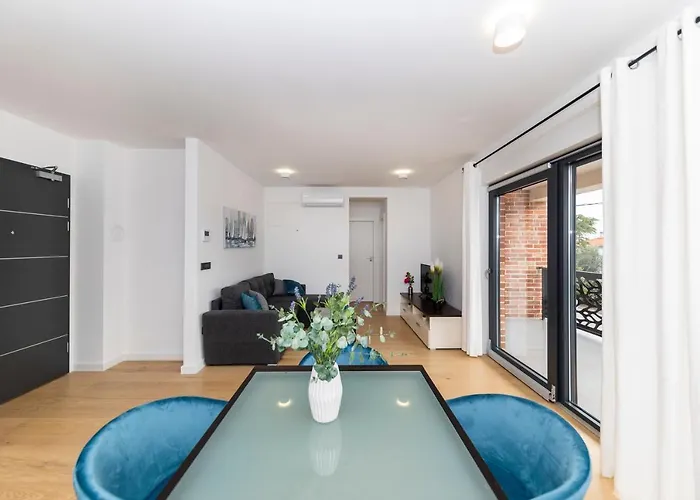 Marianne , Parking Free , 2 Bedroom & 2 Bathroom , Modern & Cozy * Zadar