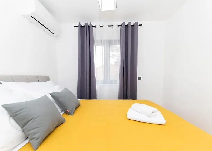Marianne , Parking Free , 2 Bedroom & 2 Bathroom , Modern & Cozy Appartement
