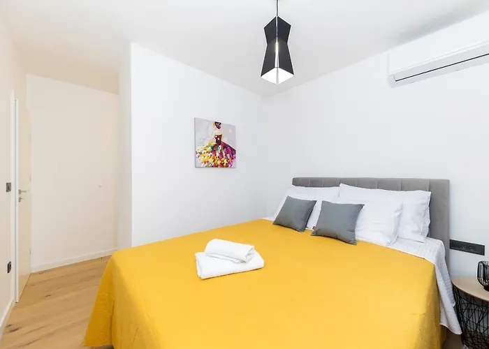 Appartement Marianne , Parking Free , 2 Bedroom & 2 Bathroom , Modern & Cozy *