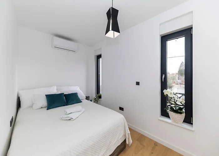 Marianne , Parking Free , 2 Bedroom & 2 Bathroom , Modern & Cozy Appartement Zadar