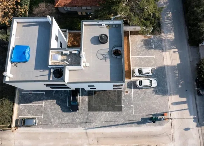 Marianne , Parking Free , 2 Bedroom & 2 Bathroom , Modern & Cozy Appartement *